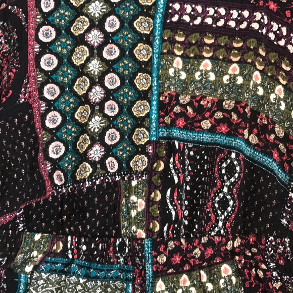 adorable patterned romper!! - Picture 2 of 3